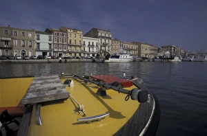 Images Dated 12th April 2004: Europe, France, Sete. Main canal and waterfront