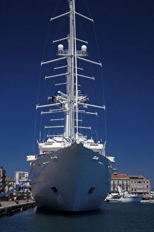 Images Dated 27th September 2005: Europe, France, Sete, Wind Surf in port