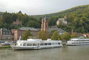 Images Dated 6th October 2006: Europe, Germany, Bavaria, Miltenberg, Cruising the Rhine-Main canal