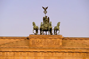 Images Dated 23rd August 2006: Europe, Germany, Berlin. Brandenburg Gate