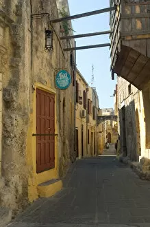 Images Dated 9th June 2005: Europe, Greece, Dodecanese Islands, Rhodes: backstreets of the Old Town