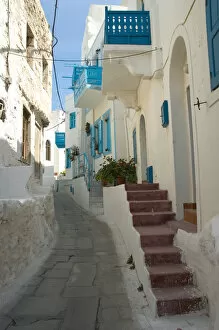 Images Dated 17th June 2005: Europe, Greece, Dodecanese Islands, Nisyros: narrow streets of Mandraki with coloured
