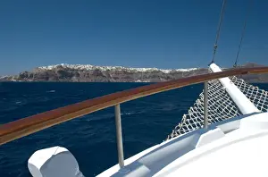 Images Dated 2nd June 2006: Europe, Greece, Dodecanese, Santorini: view of Oia on the cliff edges from a cruise