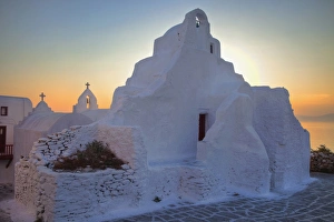 Images Dated 15th June 2011: Europe, Greece, Greek Isles, Mykonos, Horia with oldest church, Panaghia Paraportiani