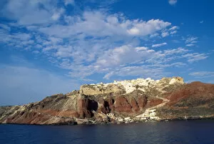 Europe, Greece, Santorini. Seaside village