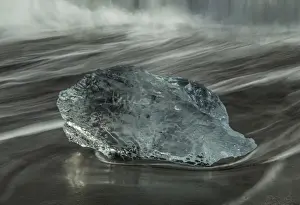 Images Dated 31st May 2013: Europe, Iceland, Breidamerkursandur. Iceberg on the beach