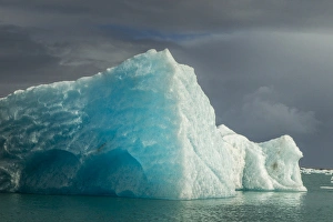 Images Dated 31st May 2013: Europe, Iceland, Jokusarlon. Blue iceberg