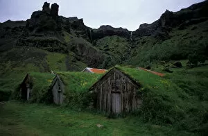 Europe, Iceland, Lomagnupur Mountains, famous Nupsstadur Farm, old grass-covered huts