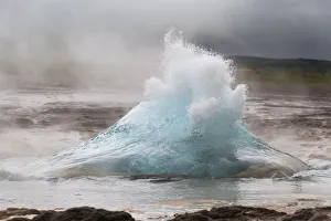 Images Dated 7th July 2005: Europe, Iceland, Southwest, Golden Circle Strokkur Geyser