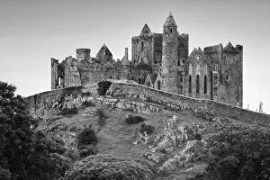 Images Dated 11th September 2007: Europe, Ireland, County Tipperary. Rock of Cashel castle