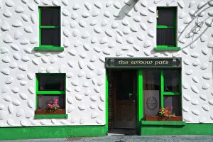 Images Dated 16th September 2007: Europe, Ireland, Knockcroghery. Exterior of The Widow Pats pub. Credit as: Dennis