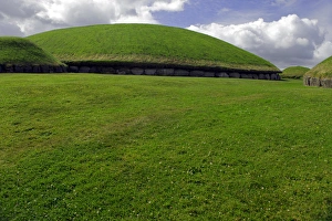 Images Dated 5th July 2010: Europe, Ireland, Meath, Bru na Boinne. Knowth Passage Tombs, a UNESCO World Heritage Site