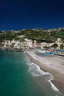Images Dated 7th May 2005: Europe, Italy, Campania, (Amalfi Coast) Maiori: Town View with Beach