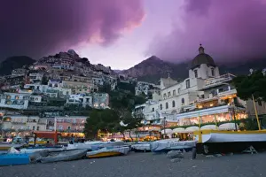 Images Dated 5th May 2005: Europe, Italy, Campania (Amalfi Coast) POSITANO: Santa Maria Assunta Church & Spiaggia