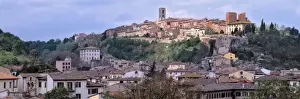 Europe, Italy, Col de Val d Elsa. The tile-roofed homes of Col de Val d Elsa