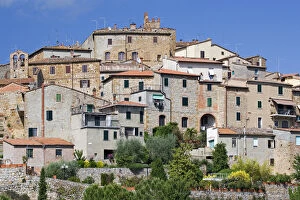 Europe, Italy, Petroio. A picturesque hilltop village in Tuscany. Credit as: Dennis