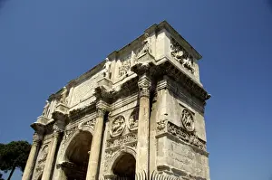 Europe, Italy, Rome. Roman Forum (aka Foro Romano), ruins of ancient Roman Empire