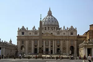 Europe, Italy, Rome. St. Peters Basilica (aka Basilica di San Pietro)
