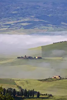Images Dated 17th May 2010: Europe; Italy; Tuscany; Pienza; Villa with Wheat Fields in Fog