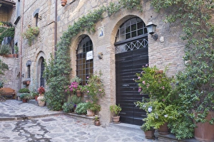 Umbria Prints: Europe, Italy, Umbria, Civita, Traditional House