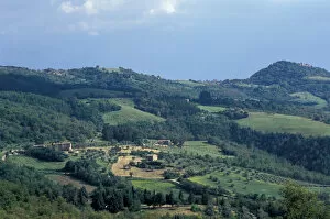 Europe, Italy, Umbria, farmland near Umbertide