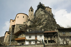 Images Dated 28th February 2005: Europe, Italy, Valle d Aosta-ST-PIERRE: Castello di St-Pierre / Winter