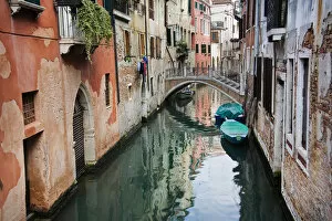 Images Dated 1st November 2007: Europe Italy Venice Canal 7