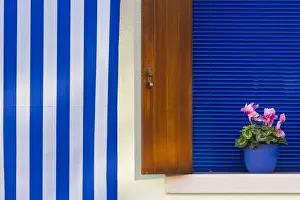 Images Dated 23rd November 2011: Europe, Italy, Venice. Colorful design contrast on residence