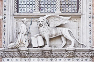 Images Dated 22nd May 2011: Europe, Italy, Venice, Winged Lion of St. Marks on Doges Palace (Palazzo