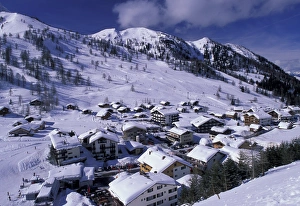 Images Dated 5th October 2004: Europe, Liechtenstein, Malbun. Ski resort, view of ski village