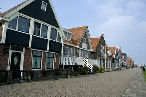 Images Dated 11th April 2008: Europe, The Netherlands (aka Holland), Volendam. Popular picturesque fishing village