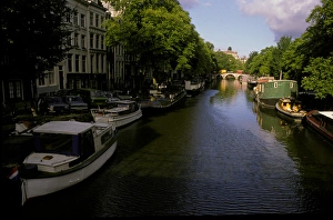 Images Dated 1st December 2005: Europe, Netherlands, Amsterdam. Canal