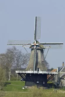 Images Dated 9th April 2008: Europe, Netherlands, Gelderland, Veessen, Windmill