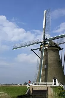 Images Dated 28th April 2004: Europe, Netherlands, Holland, Kinderdijk UNESCO world heritage site, Windmills used