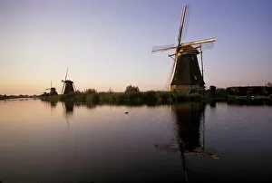 Images Dated 1st December 2005: Europe, Netherlands, Kinderdijk. Windmills
