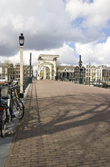 Europe, Netherlands, South Holland, Amsterdam, River Amstel, Magere Bridge