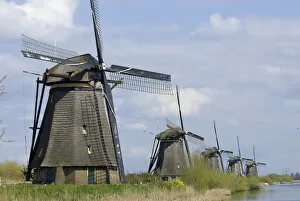Images Dated 16th April 2008: Europe, Netherlands, South Holland, Kinderdijk, Windmill