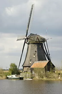 Europe, Netherlands, South Holland, Kinderdijk, Windmill