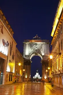 Images Dated 28th June 2011: Europe; Portugal; Lisbon; Rua Augusta; Square surrounded by Government Buildings, Commerce