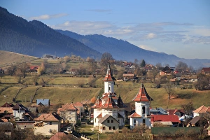Romania Gallery: Europe, Romania, Bucovina, Campulung Moldovenesc, Fall colors