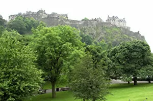 Images Dated 14th September 2007: Europe, Scotland, Edinburgh. View of Edinburgh Castle from the Princess Street Gardens