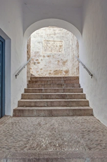 Images Dated 26th May 2012: Europe, Spain, Andalucia, Cordoba, Midieval Alleyway