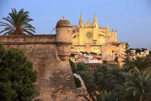 Images Dated 22nd October 2015: Europe, Spain, Balearic Islands, Mallorca, Palma de Mallorca. La Seu, Mallorca Cathedral