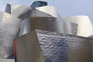 Images Dated 4th April 2007: Europe, Spain, Bilbao. The Guggenheim Museum Bilbao