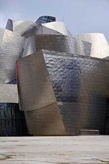 Images Dated 4th April 2007: Europe, Spain, Bilbao. The Guggenheim Museum Bilbao