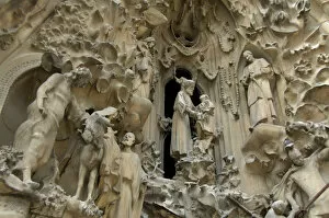 Images Dated 27th June 2007: Europe, Spain, Catalunya, Barcelona. Sagrada Familia, architecture by Antoni Gaudi