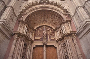 Images Dated 28th September 2005: Europe, Spain, Palma de Mallorca, Cathedral entrance doors