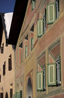 Images Dated 5th October 2004: Europe, Switzerland, Graubunden, Guarda. Winter scene and painted building