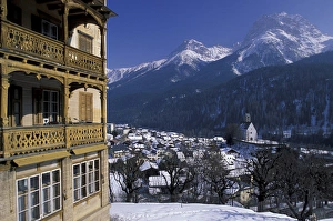 Images Dated 5th October 2004: Europe, Switzerland, Graubunden, Scuol. Town view from main road