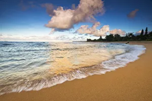 Images Dated 24th October 2015: Evening light over the Pacific from Tunnels Beach, Kauai, Hawaii, USA